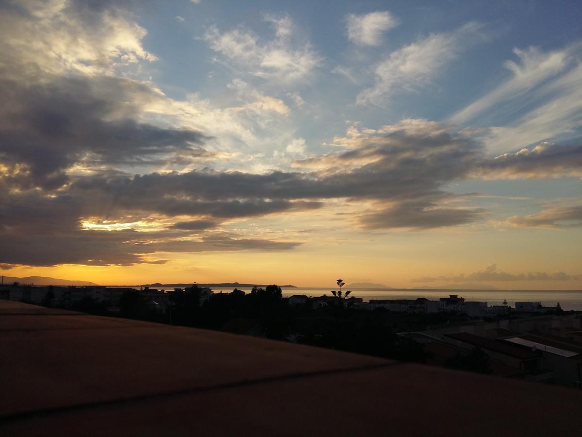 罗梅塔马雷亚Attico Del Sole住宿加早餐旅馆 外观 照片